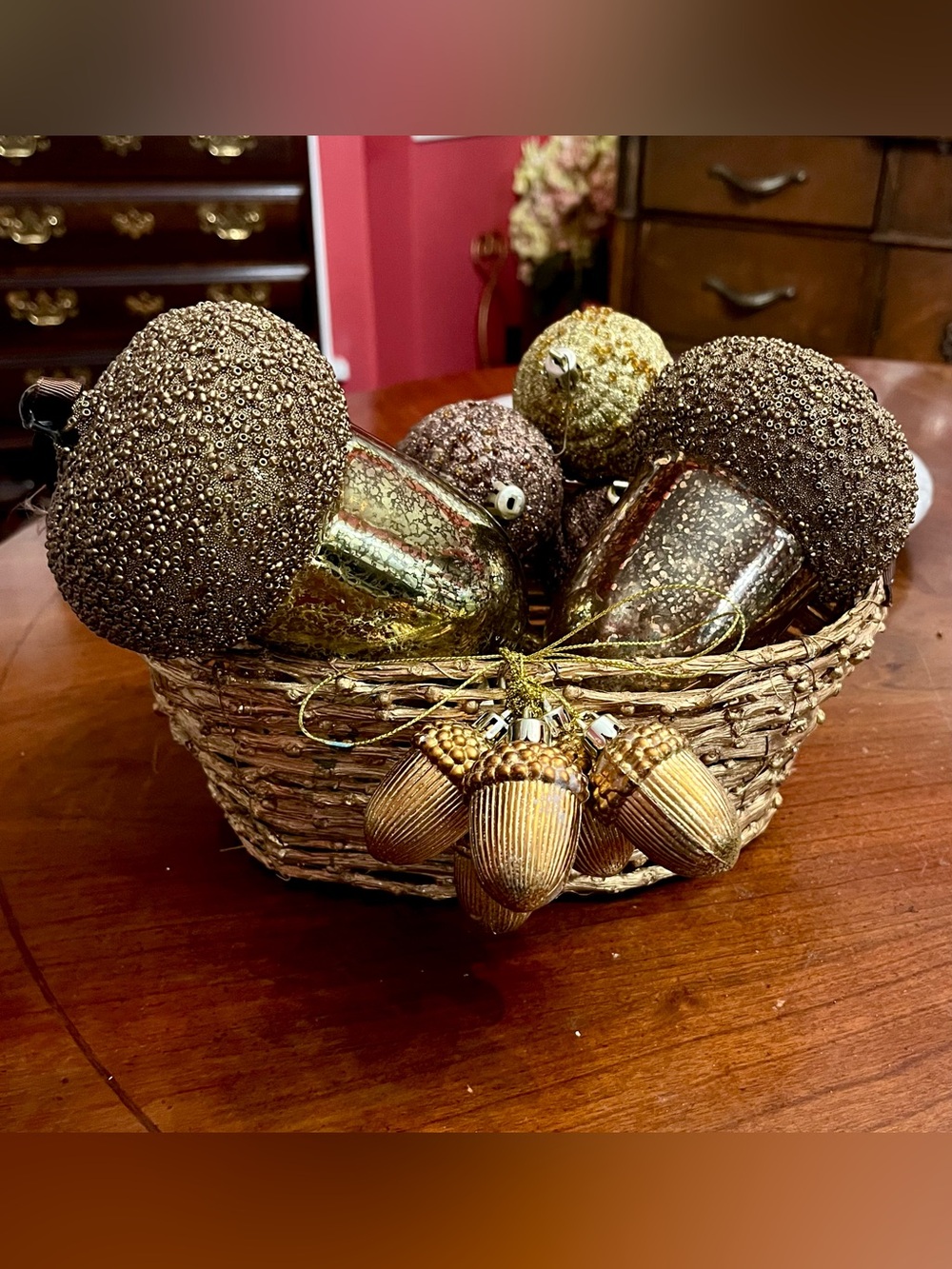 17-Pc Luxury Vintage Style Gold Acorn Centerpiece Vignette & Metallic Basket Lot